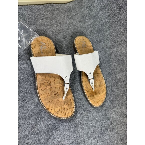 Aerosoles A2 Size 9.5M White Faux Leather T Strap Sandal - Picture 5 of 16